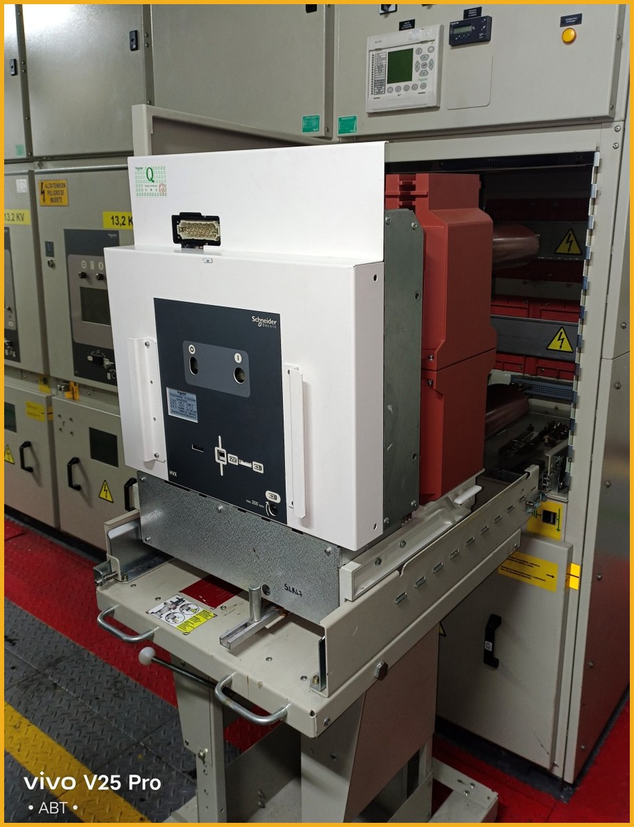 Mantenimiento de interruptores de potencia — equipos Schneider Electric HVX